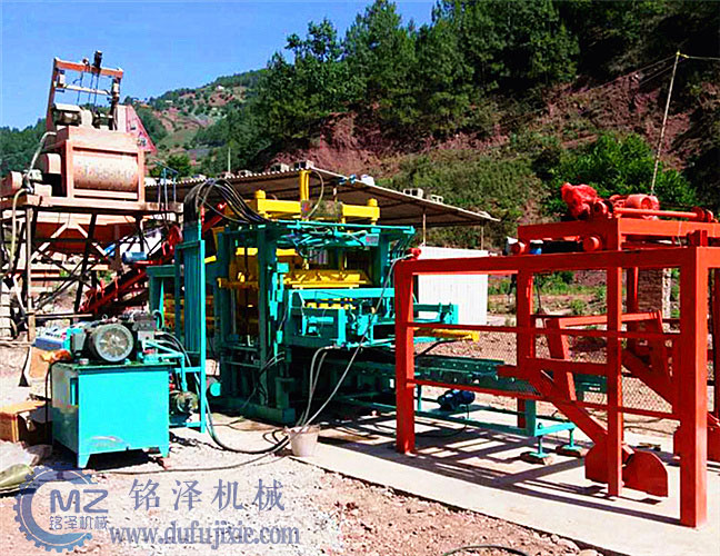 全自動(dòng)免燒磚機(jī)