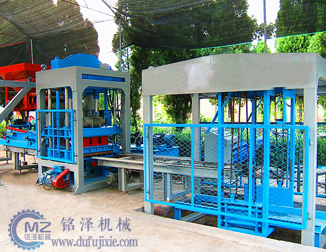 全自動環(huán)保免燒磚機(jī)