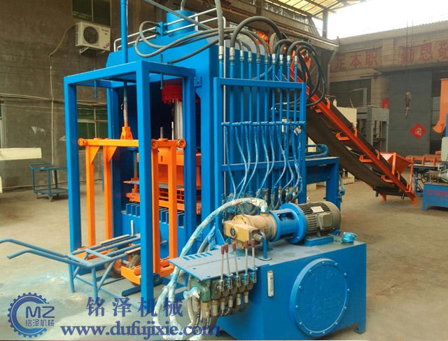全自動(dòng)砌塊成型機(jī)