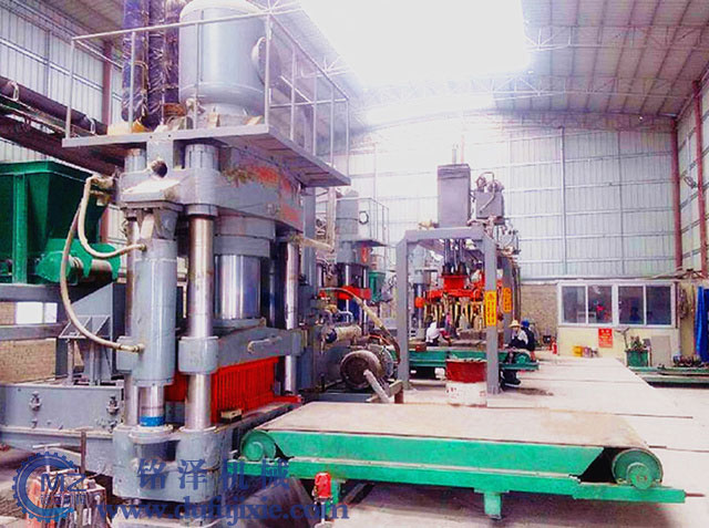 全自動(dòng)液壓免燒磚機(jī)