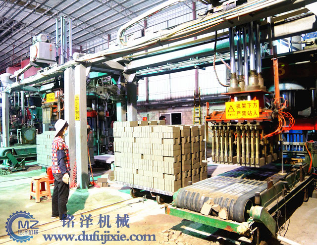 全自動液壓免燒磚機